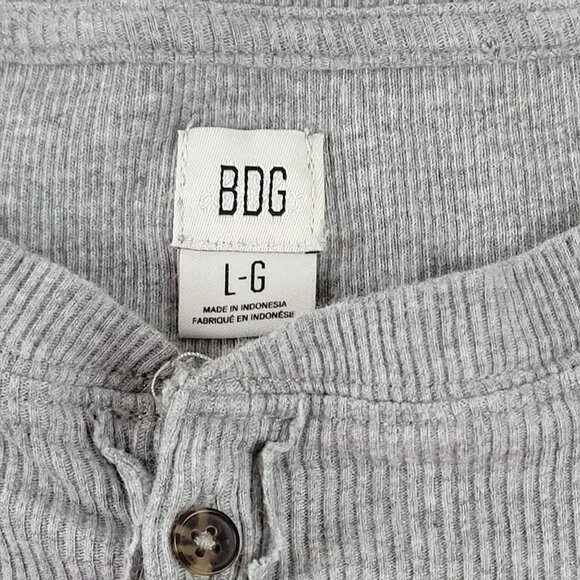 Girls Grey Knit Tee Shirt 3 Button Front size L Decorative Edge Cotton JH1496 - Picture 4 of 4